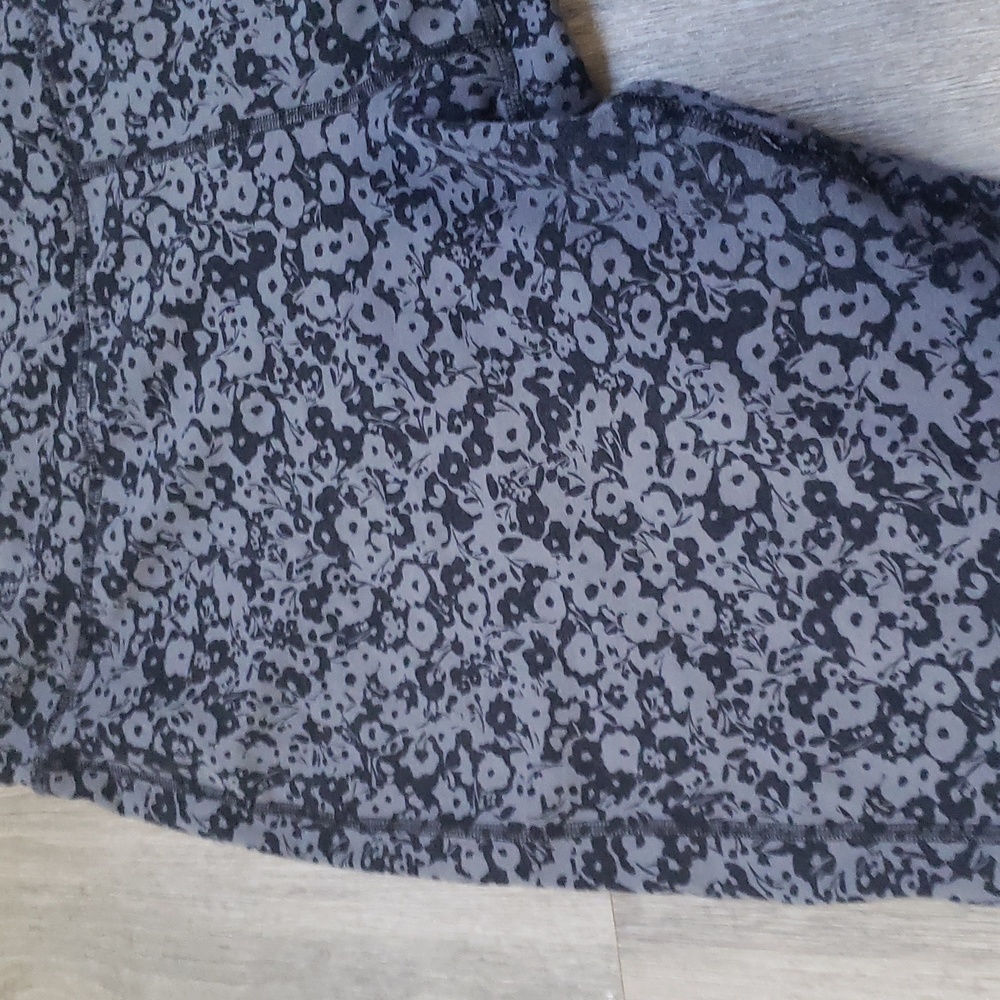 Xersion stretchy floral black colored leggings - Picture 8 of 14